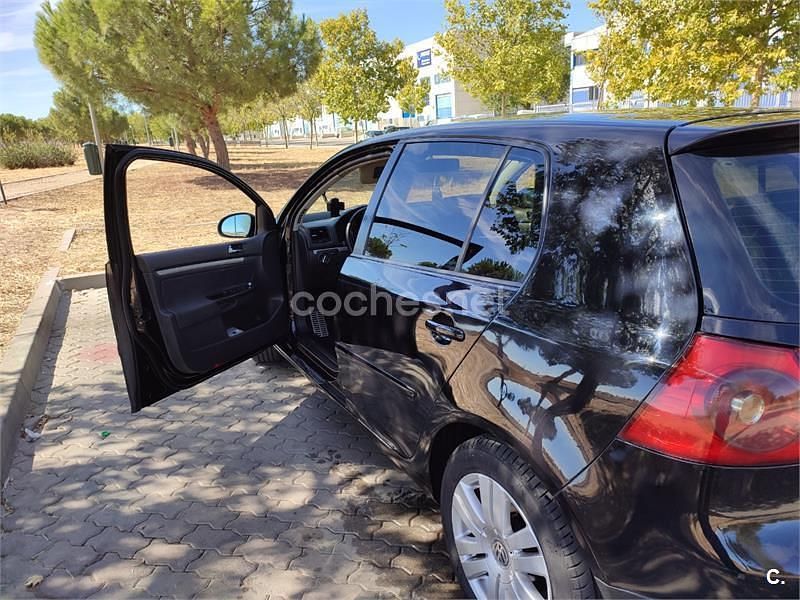Usado VW Golf IV Highline 140 CV (102 kW) 2004 Negro Berlina