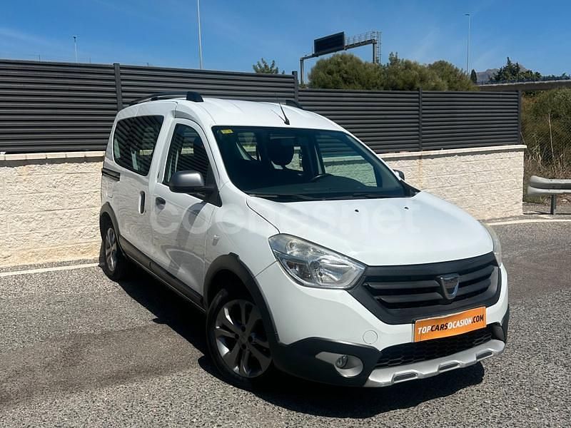 Usado Dacia Dokker Stepway 90 CV (66 kW) 2016 Blanco Monovolumen