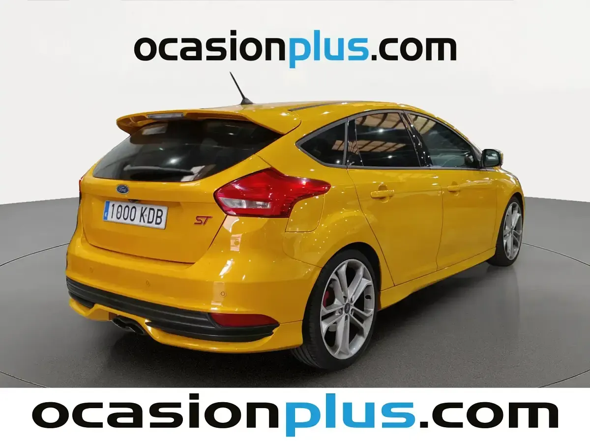 Usado Ford Focus ST 250 CV (183 kW) 2017 Amarillo Berlina