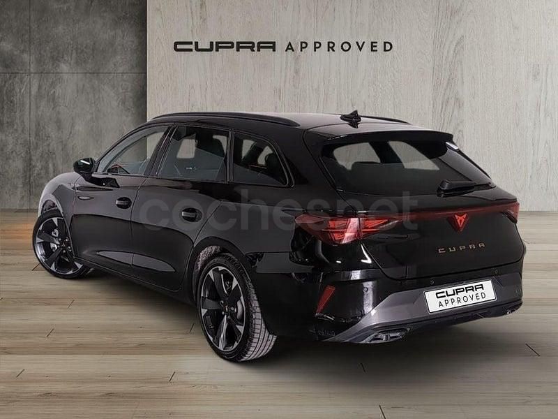 Usado Cupra Leon 150 CV (110 kW) 2024 Negro Familiar