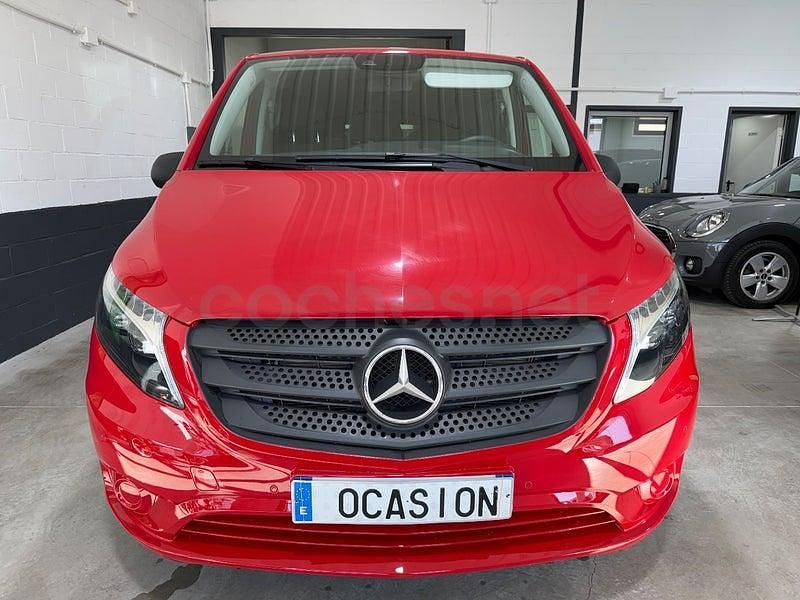 Usado Mercedes Vito 136 CV (100 kW) 2024 Rojo Van