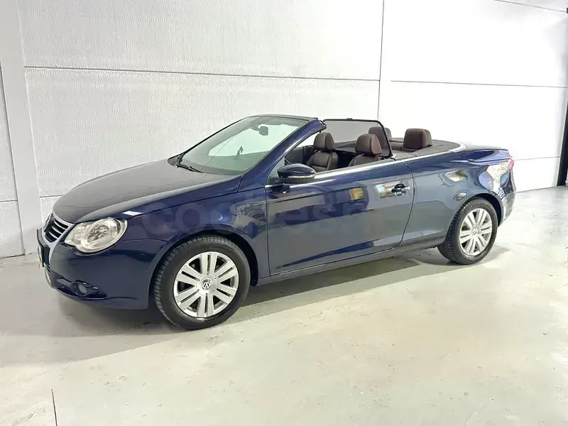 Usado VW Eos 122 CV (89 kW) 2008 Azul Descapotable