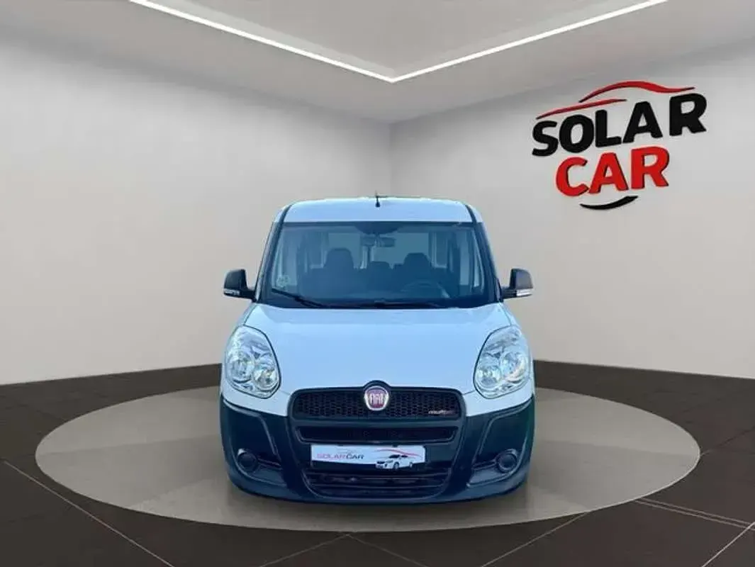 Usado Fiat Doblò Active 90 CV (66 kW) 2014 Blanco Monovolumen