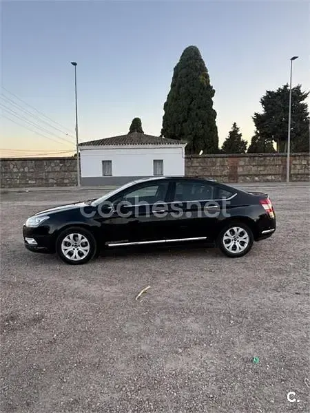 Usado Citroën C5 114 CV (83 kW) 2012 Negro Berlina