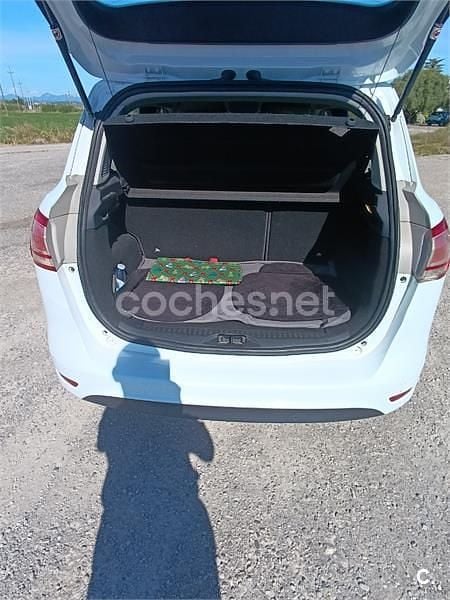 Usado Ford B-MAX Colourline 95 CV (69 kW) 2017 Blanco Monovolumen