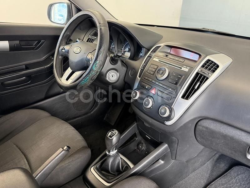Usado Kia ProCeed 90 CV (66 kW) 2011 Blanco Utilitario