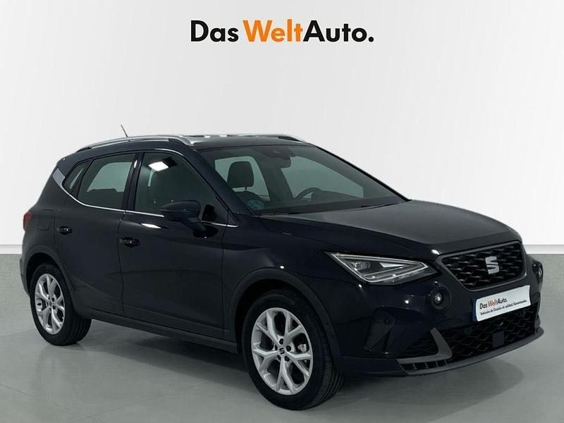 Negro Usado 2023 Seat Arona FR SUV | 22.990 € (Precio justo) - Imagen 1/4