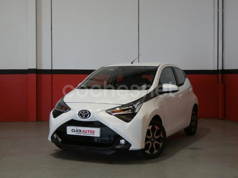 Blanco Usado 2022 Toyota Aygo X-play Utilitario | 10.550 € (Buen precio) - Imagen 1/4