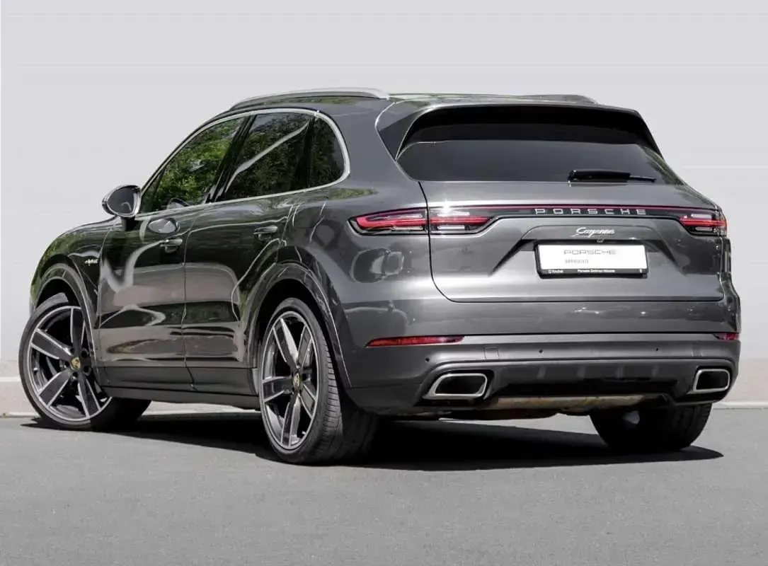 Usado Porsche Cayenne 462 CV (339 kW) 2021 Gris SUV