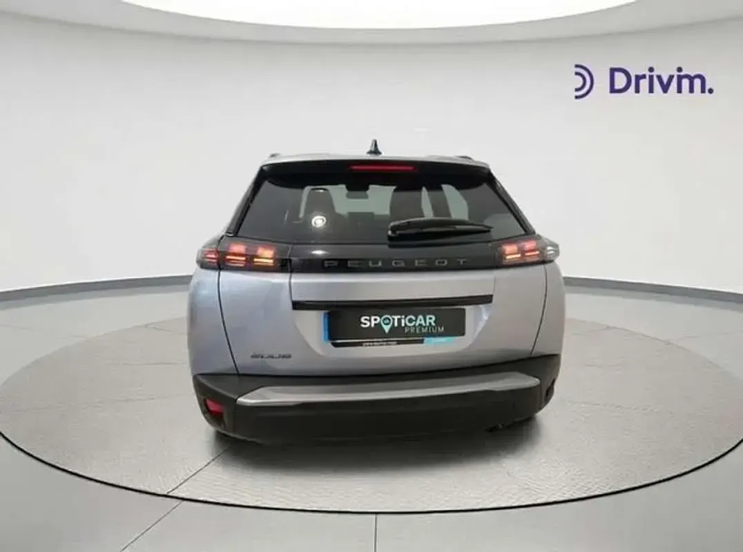 Nuevo Peugeot 2008 Allure 102 CV (75 kW) 2026 Gris SUV