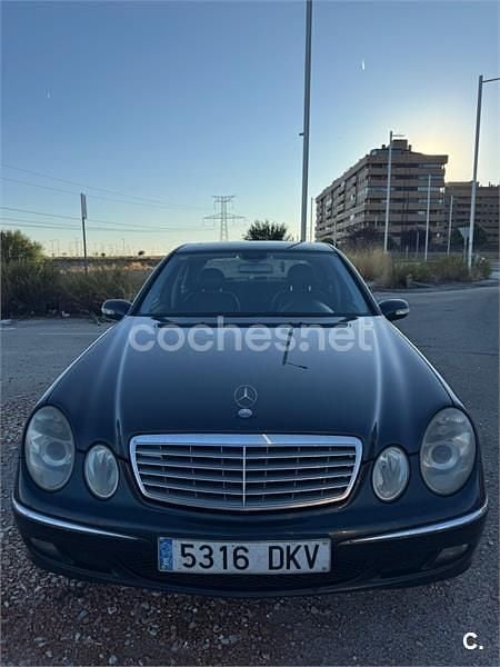 Verde Usado 2005 Mercedes E220 Elegance Berlina | 4000 € (Super precio) - Imagen 1/4