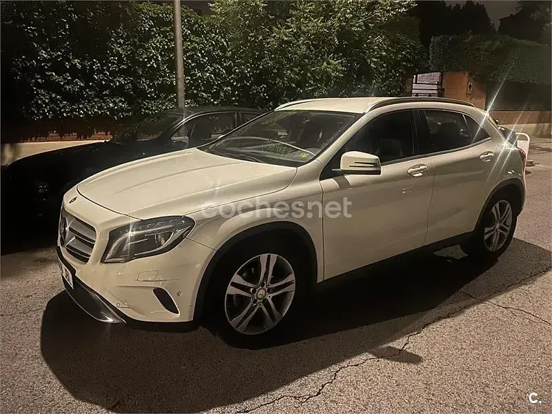 Usado Mercedes GLA200 Style 136 CV (100 kW) 2014 Blanco SUV