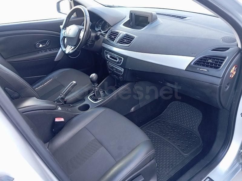 Usado Renault Fluence Dynamique 110 CV (80 kW) 2013 Gris / plata Berlina