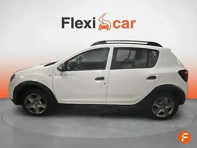 Usado Dacia Sandero Comfort 90 HP (66 kW) 2019 Branco