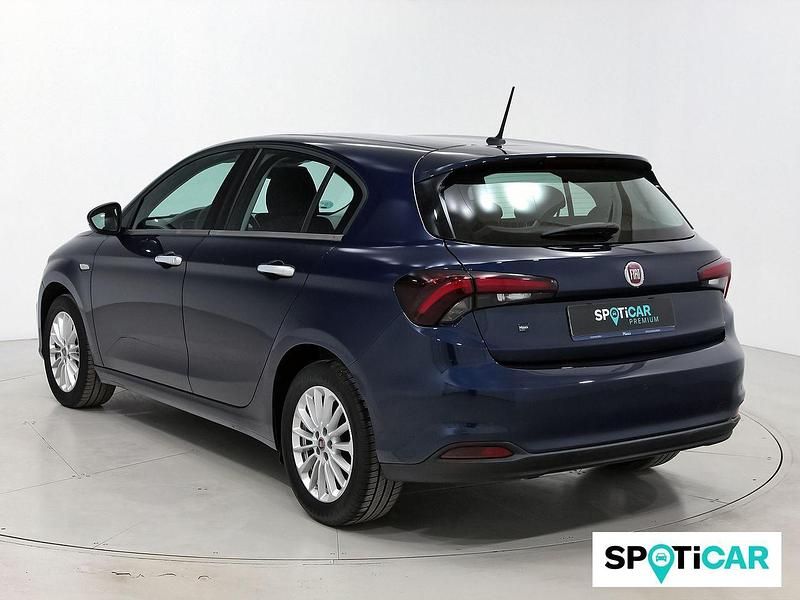 Usado Fiat Tipo Life 101 CV (74 kW) 2021 Azul Berlina