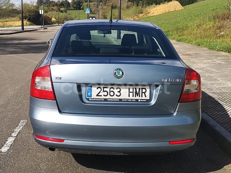 Usado Skoda Octavia Ambition 105 CV (77 kW) 2012 Azul Berlina