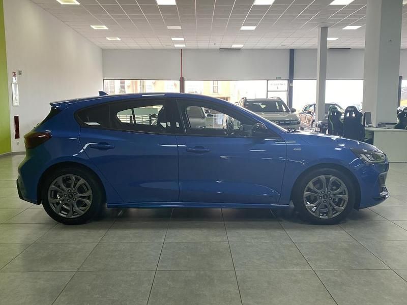 Usado Ford Focus ST-Line 125 CV (91 kW) 2023 Azul Berlina