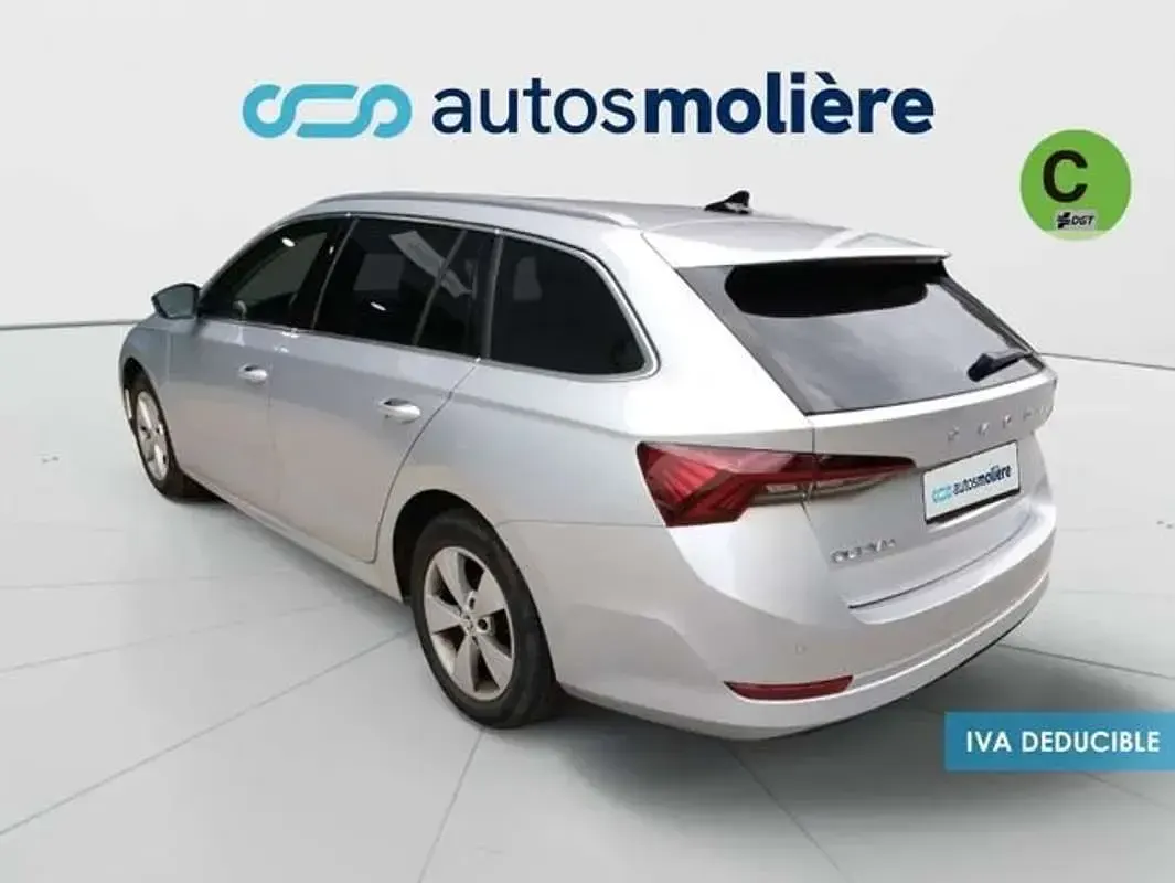 Usado Skoda Octavia Ambition 150 HP (110 kW) 2022 Cinzento Citadino