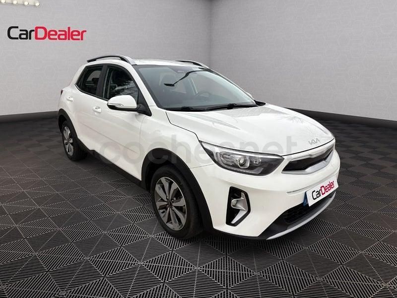 Usado Kia Stonic 120 CV (88 kW) 2022 Blanco SUV