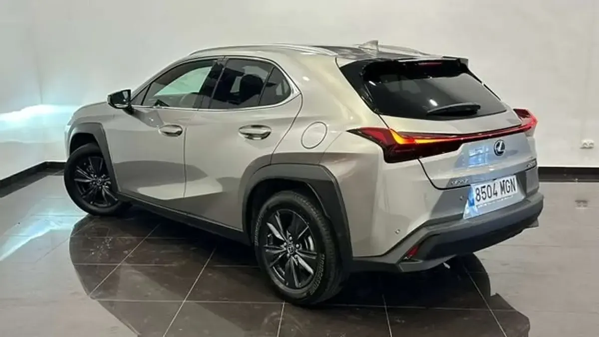 Usado Lexus UX 250h 184 CV (135 kW) 2023 Gris SUV