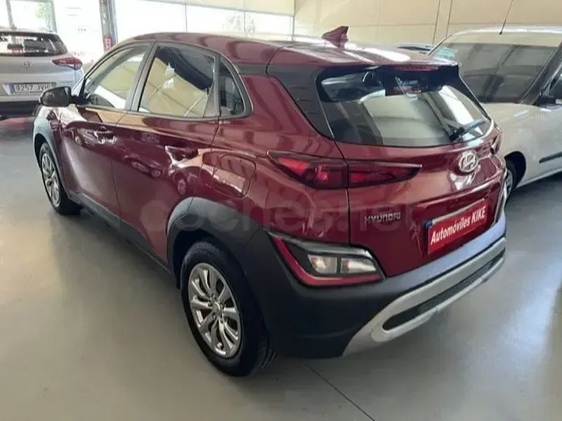Usado Hyundai Kona 120 CV (88 kW) 2023 Granate SUV