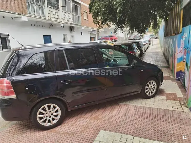 Usado Opel Zafira Cosmo 120 CV (88 kW) 2007 Negro Monovolumen