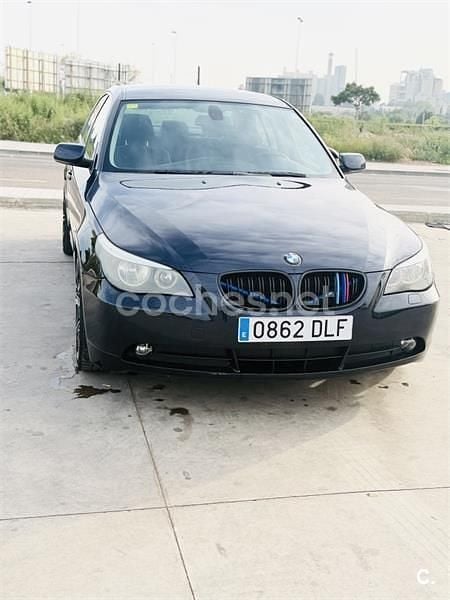 Usado BMW 520 170 CV (125 kW) 2005 Azul Berlina