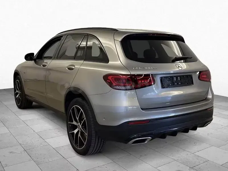 Usado Mercedes GLC300e 306 CV (225 kW) 2022 Gris / plata SUV