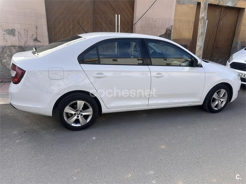 Usado Skoda Rapid Style 116 CV (85 kW) 2018 Blanco Utilitario