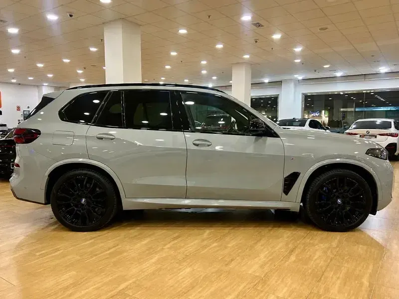 Usado BMW X5 xLine 489 CV (359 kW) 2025 Gris / plata SUV