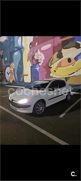 Usado Peugeot 206 75 CV (55 kW) 1999 Blanco Berlina
