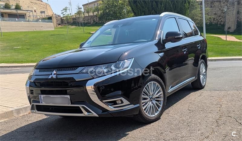 Negro Usado 2021 Mitsubishi Outlander P-HEV SUV | 27.500 € (Caro) - Imagen 1/4