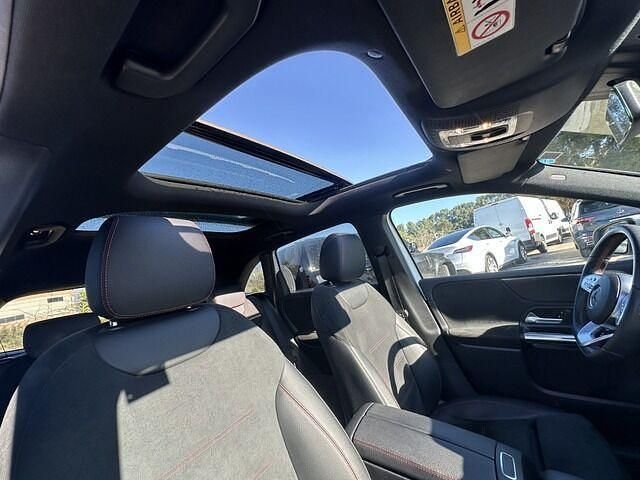 Usado Mercedes B200 150 CV (110 kW) 2022 Blanco Monovolumen