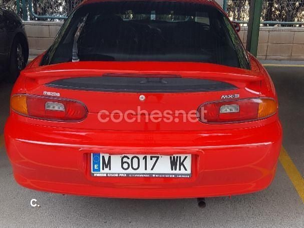 Usado Mazda MX3 110 CV (80 kW) 1998 Rojo Coupe