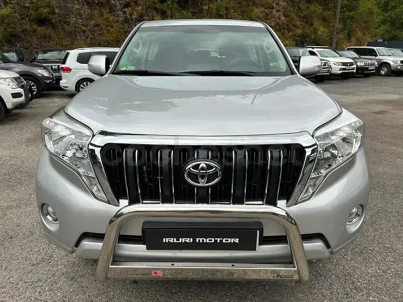 Usado Toyota Land Cruiser 177 CV (130 kW) 2017 Gris / plata SUV