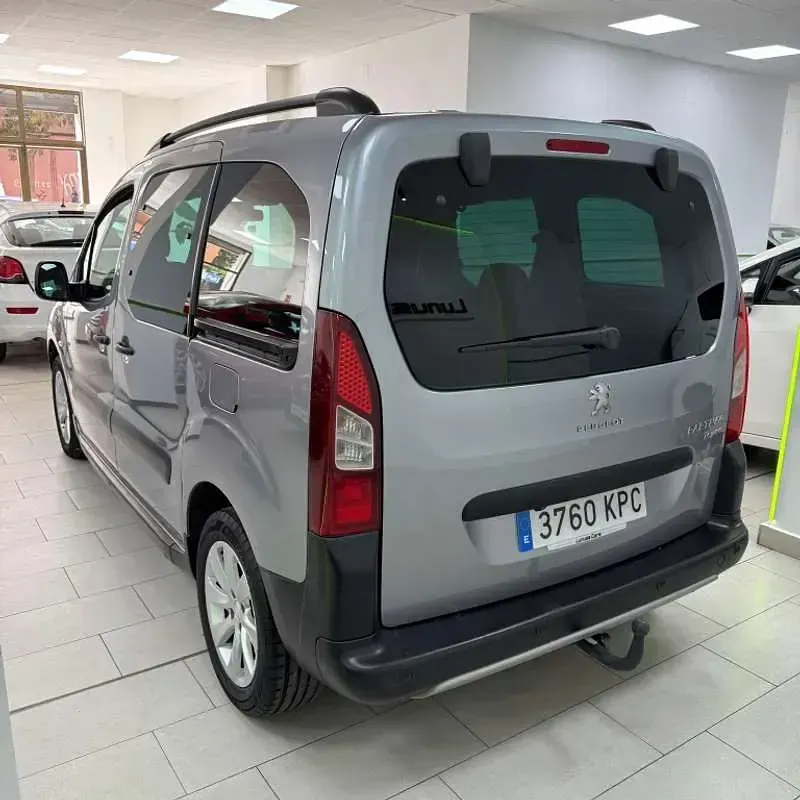 Usado Peugeot TePee Style 99 CV (72 kW) 2018 Van