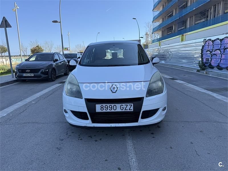 Usado Renault Scénic III 105 CV (77 kW) 2010 Blanco Monovolumen