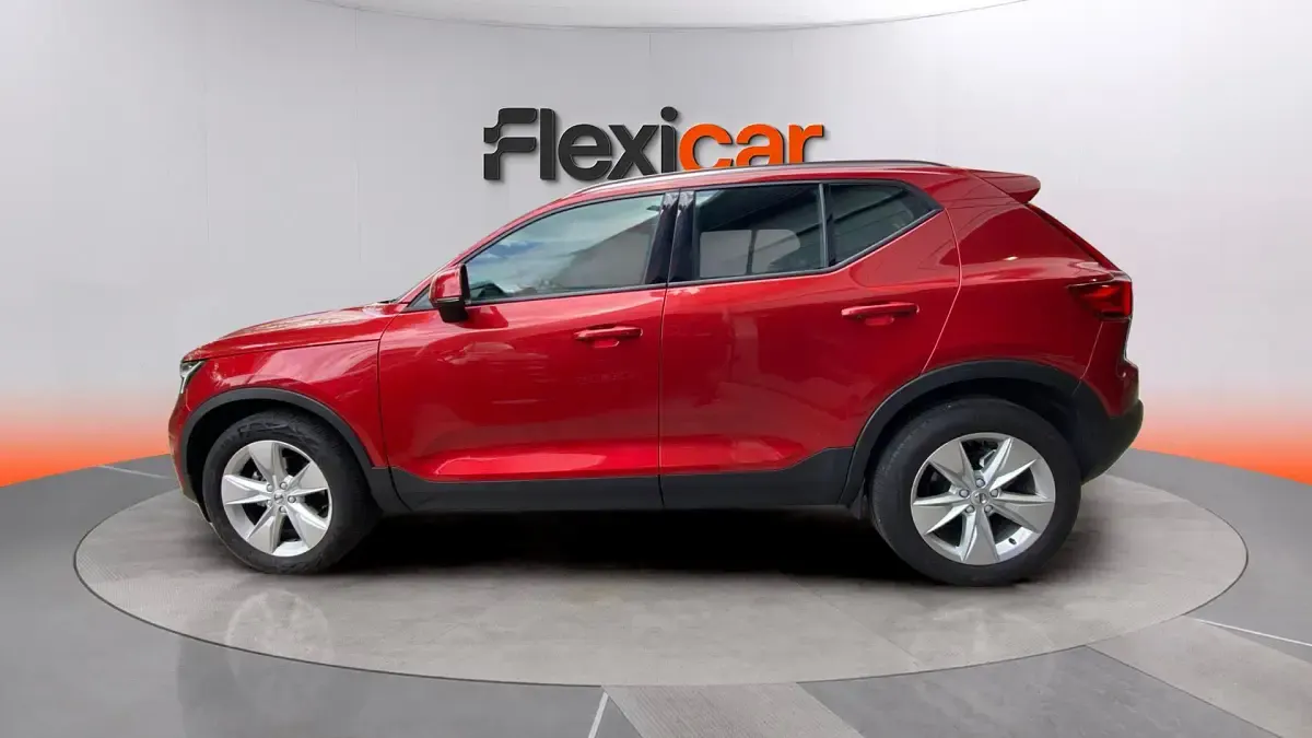 Usado Volvo XC40 129 CV (94 kW) 2023 Rojo SUV