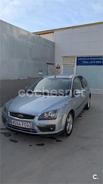 Usado Ford Focus Sport 115 CV (84 kW) 2005 Azul Berlina