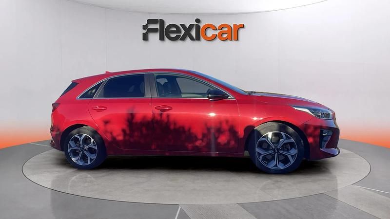 Usado Kia Ceed 100 CV (73 kW) 2020 Rojo Utilitario