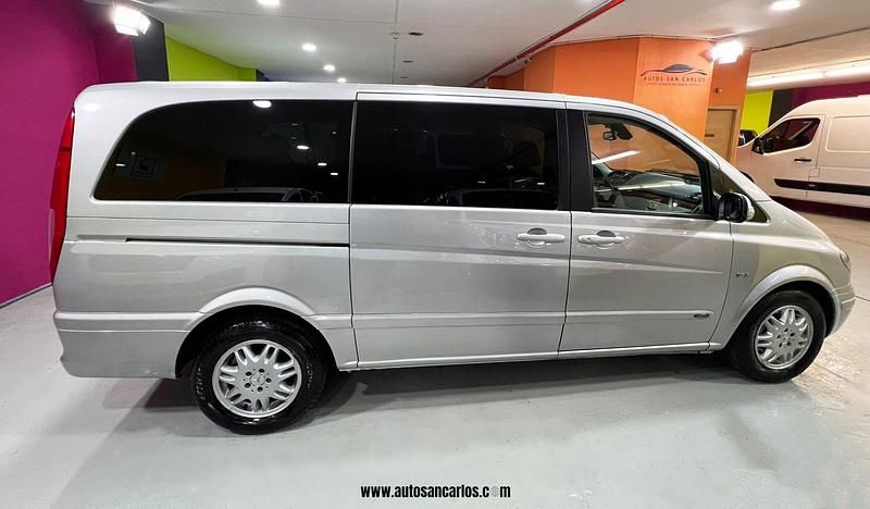 Usado Mercedes Viano 204 CV (150 kW) 2008 Gris / plata Monovolumen