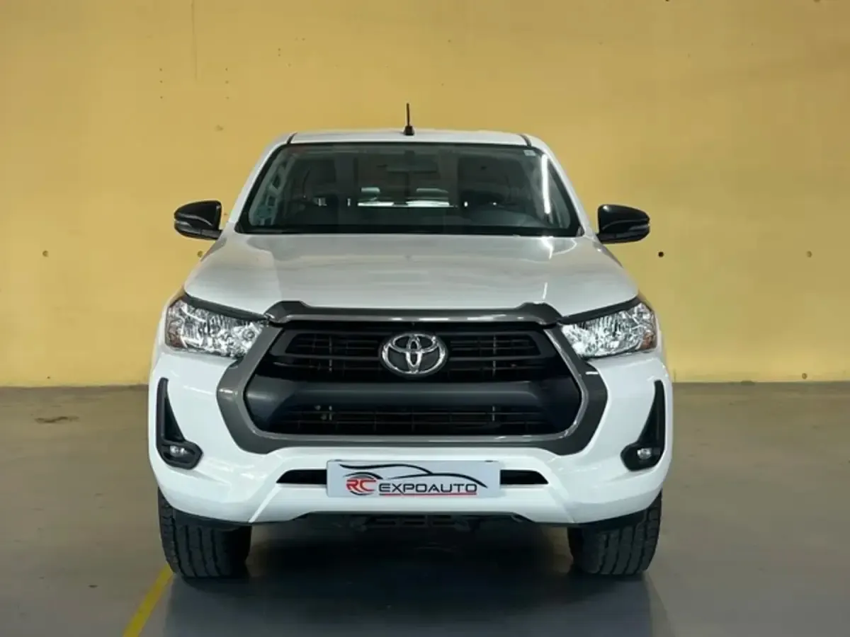 Usado Toyota HiLux 150 CV (110 kW) 2021 Blanco Pickup/Camioneta