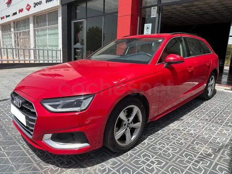 Usado Audi A4 Advanced Plus 163 CV (119 kW) 2021 Rojo Familiar