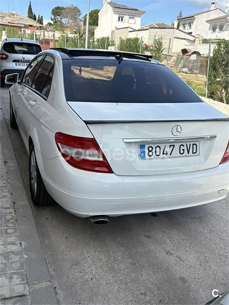 Usado Mercedes C200 136 CV (100 kW) 2010 Blanco Familiar