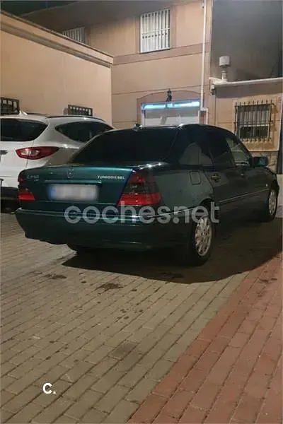 Usado Mercedes C250 Elegance 150 CV (110 kW) 1999 Verde Berlina