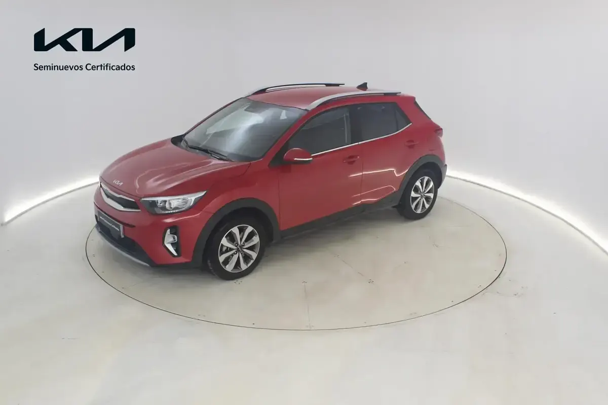 Usado Kia Stonic 101 CV (74 kW) 2024 Rojo SUV