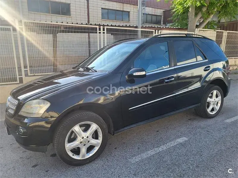 Usado Mercedes ML320 224 CV (164 kW) 2007 Negro SUV