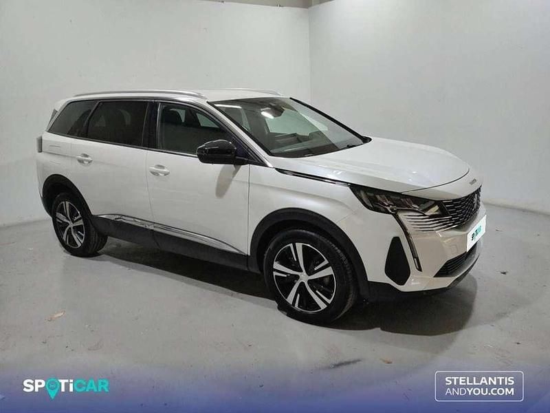Usado Peugeot 5008 Allure 131 CV (96 kW) 2024 Blanco SUV