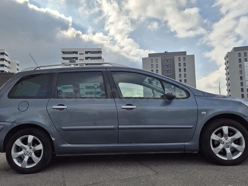 Usado Peugeot 307 110 CV (80 kW) 2007 Azul Familiar