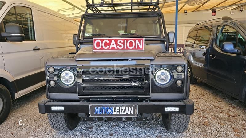 Negro Usado 2015 Land Rover Defender SE SUV | 85.000 € - Imagen 1/4